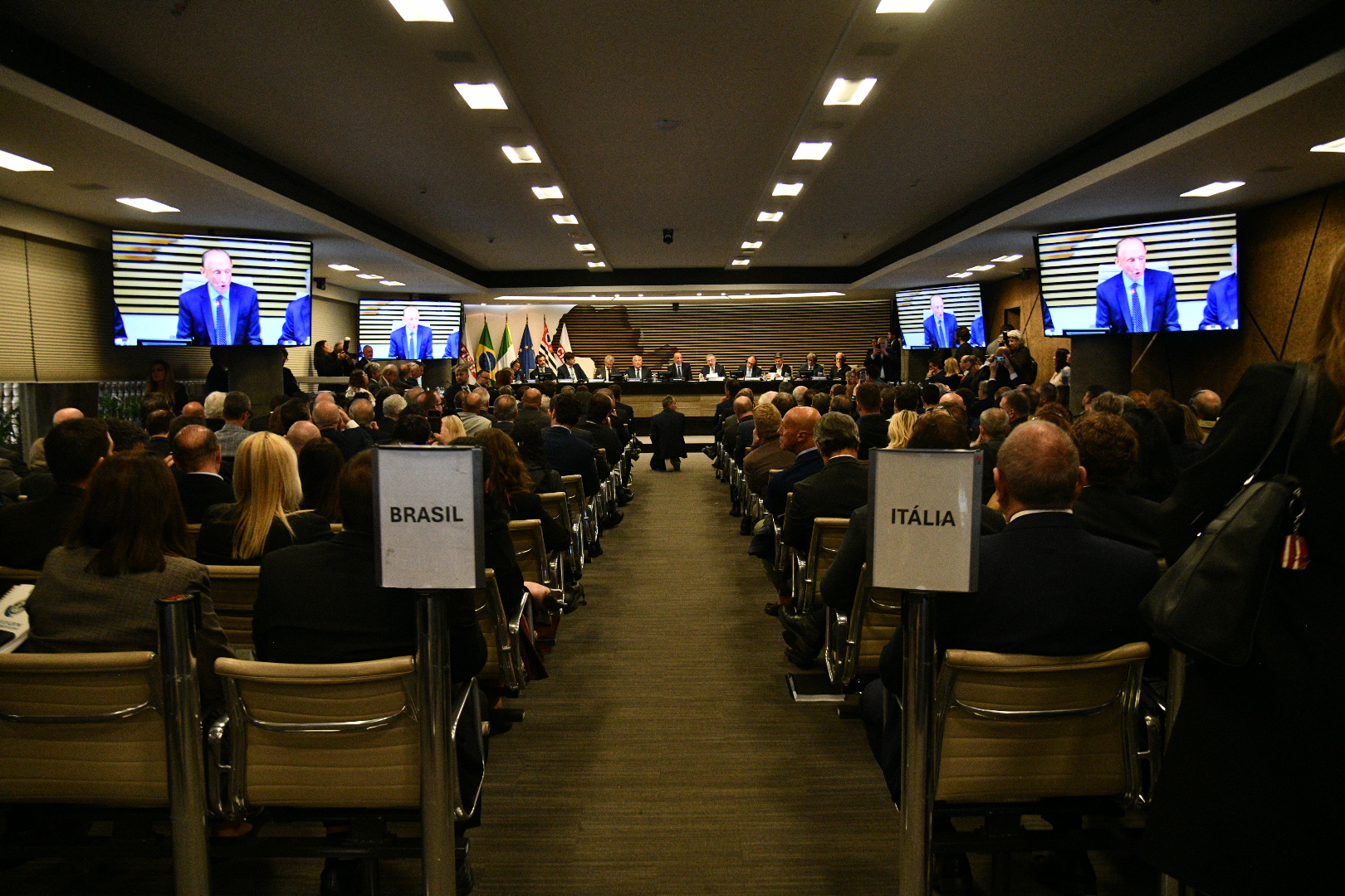 Missão italiana inicia agenda no Brasil com foco em negócios e acordo UE-Mercosul