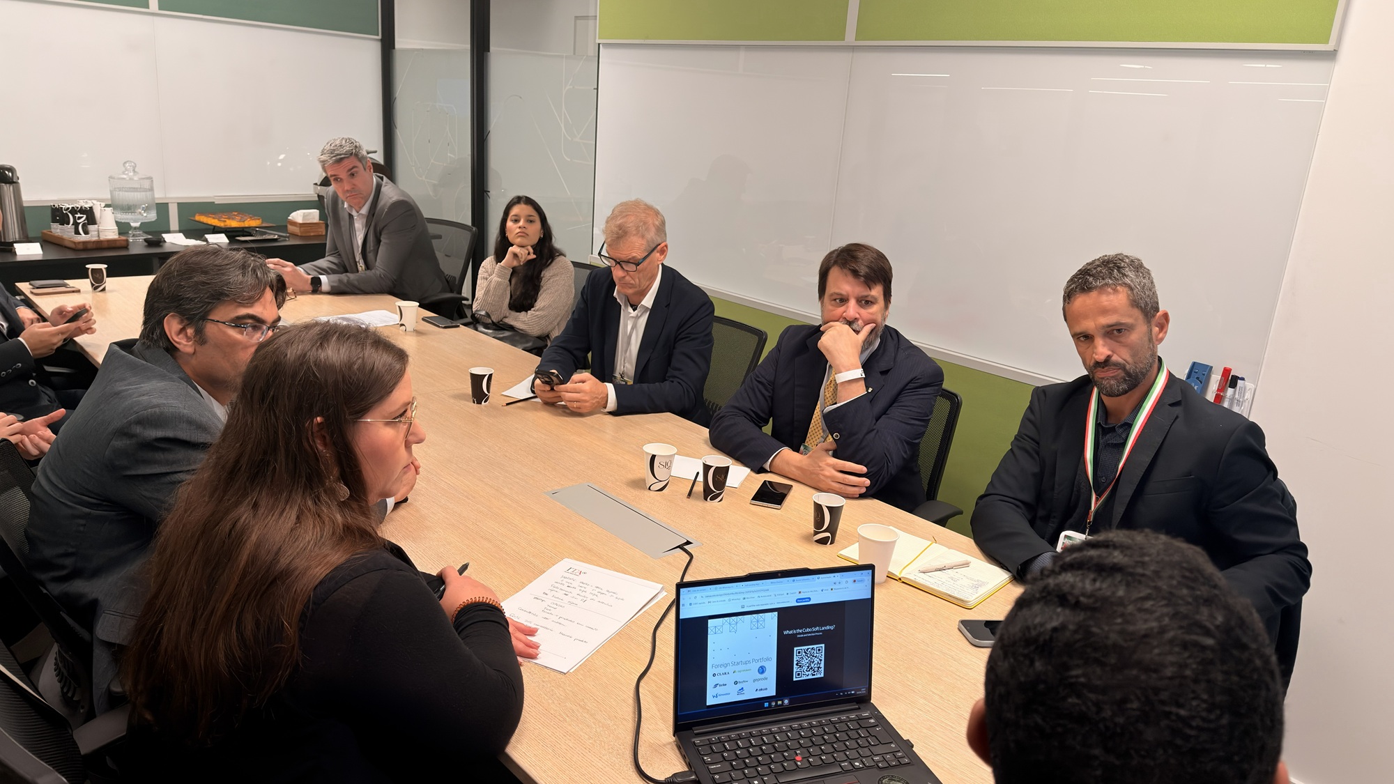 Comitiva Italiana realiza visita técnica ao Cubo Itaú em São Paulo