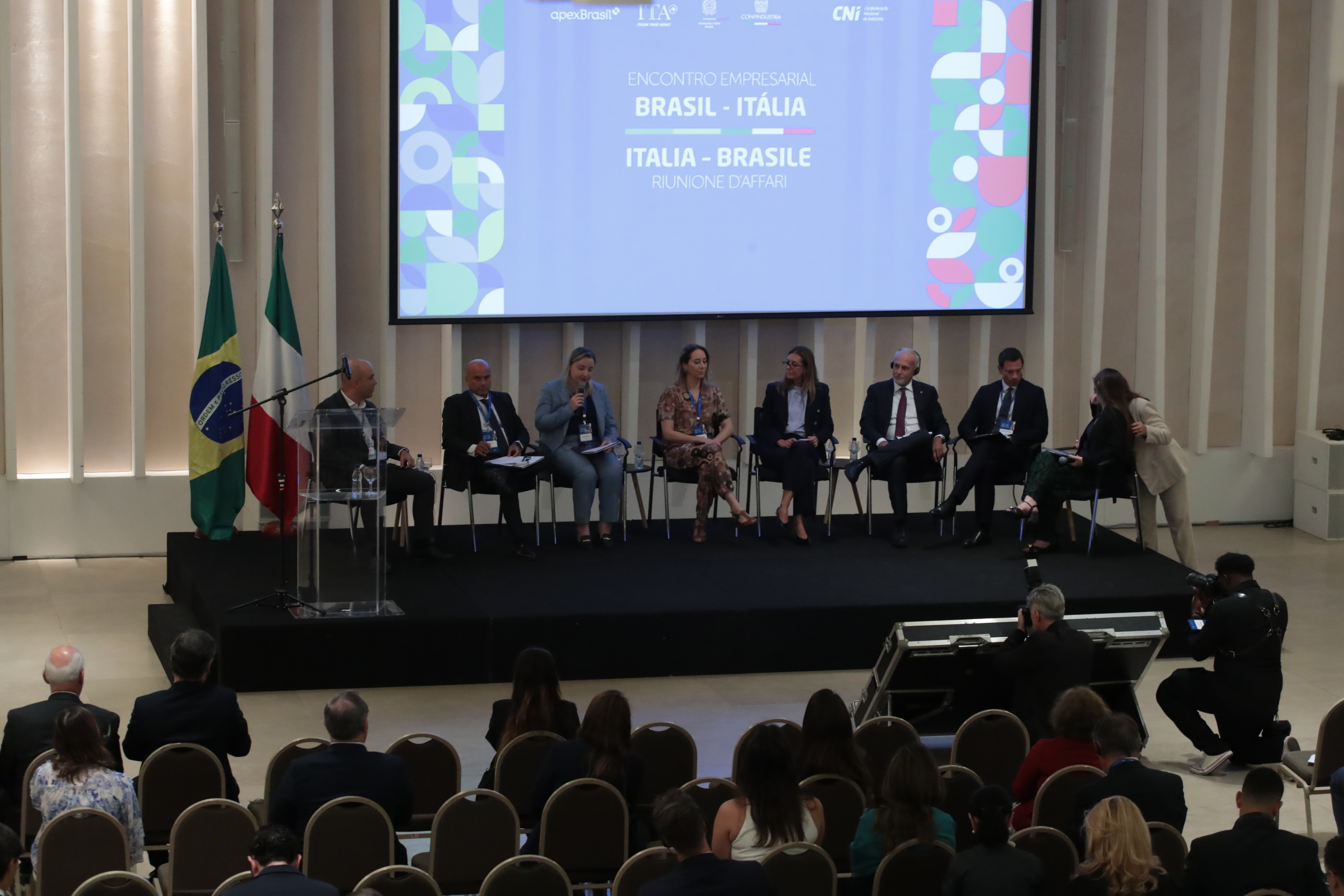 Defesa comercial e integração produtiva pautam painel sobre indústria brasileira no Encontro Brasil-Itália